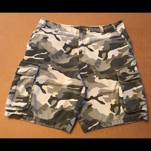 Men’s Cargo Shorts - Size XL